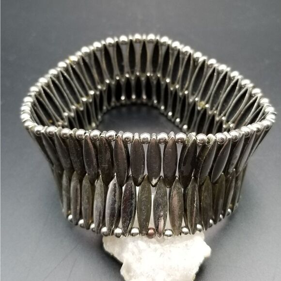 RARE! Silver Spiked Gladiator Gate Bracelet. B414 - Picture 2 of 2